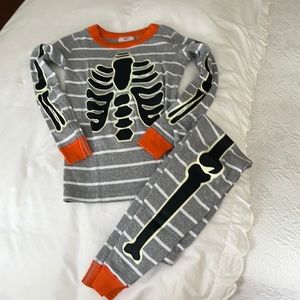 Glow in the dark PJs perfect for Halloween!